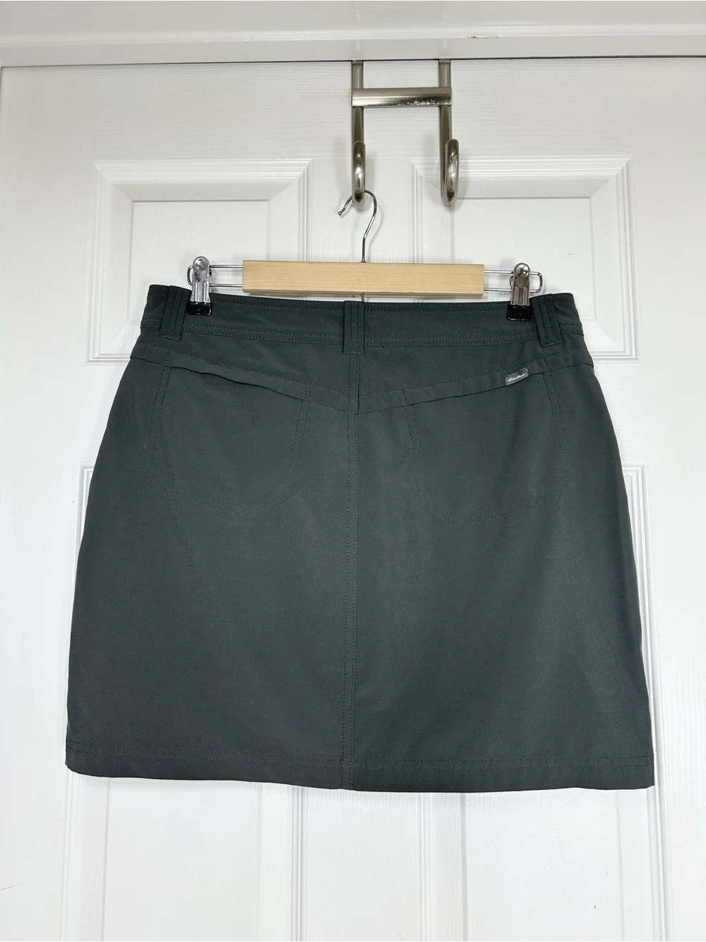 Eddie Bauer Women's Adventurer 2.0 Stretch Versatile Outdoors everyday Skort‎ 8